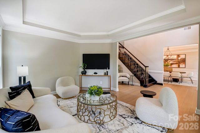 8707 Fairview Road, Charlotte, NC 28226