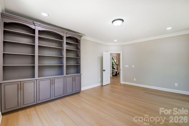 8707 Fairview Road, Charlotte, NC 28226