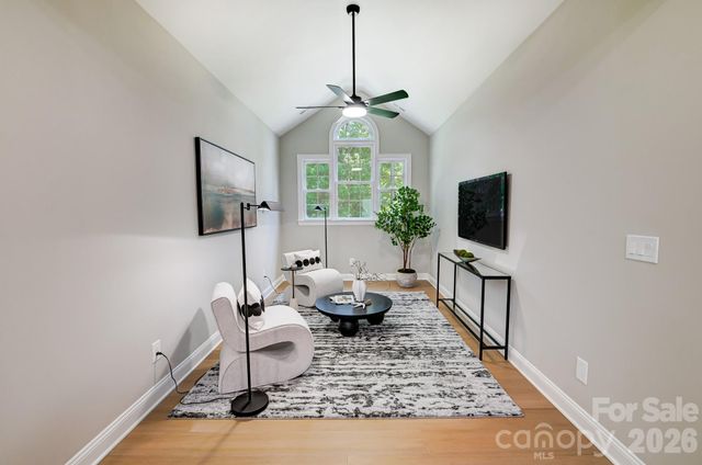 8707 Fairview Road, Charlotte, NC 28226