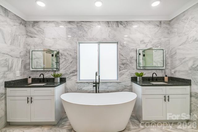 8707 Fairview Road, Charlotte, NC 28226