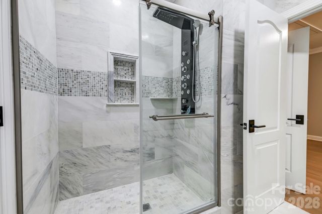 8707 Fairview Road, Charlotte, NC 28226