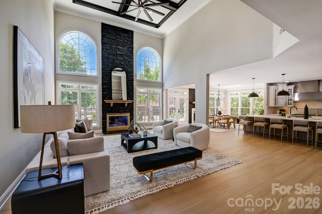 8707 Fairview Road, Charlotte, NC 28226