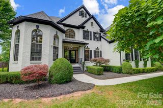 8707 Fairview Road, Charlotte, NC 28226