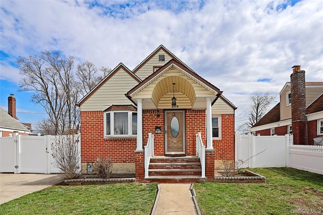 230 S King Street, Elmont, NY 11003