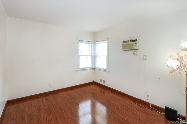 230 S King Street, Elmont, NY 11003