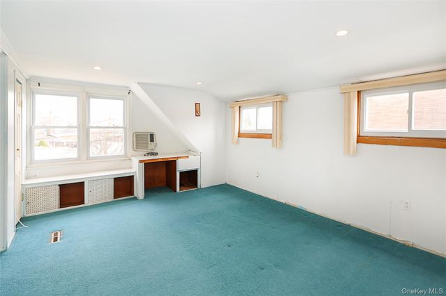 230 S King Street, Elmont, NY 11003