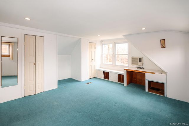 230 S King Street, Elmont, NY 11003