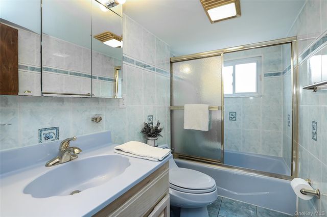 230 S King Street, Elmont, NY 11003