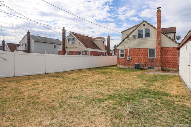 230 S King Street, Elmont, NY 11003