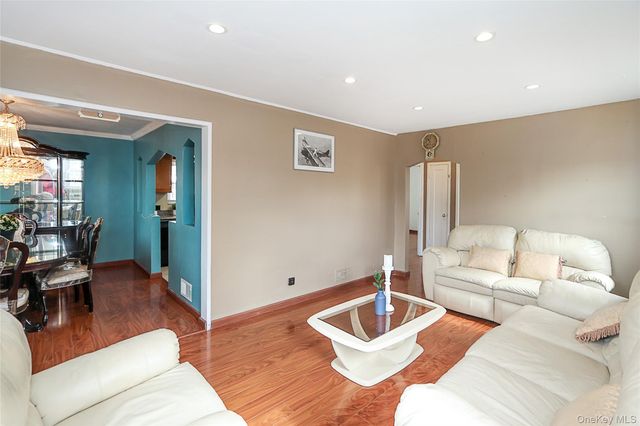 230 S King Street, Elmont, NY 11003