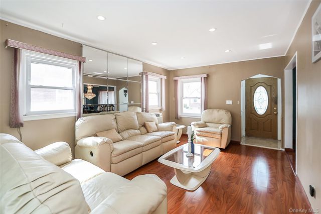 230 S King Street, Elmont, NY 11003