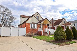 230 S King Street, Elmont, NY 11003