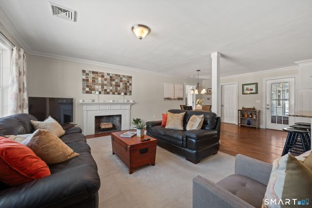 73 Somerset Road, Glastonbury, CT 06033