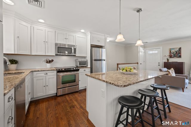 73 Somerset Road, Glastonbury, CT 06033