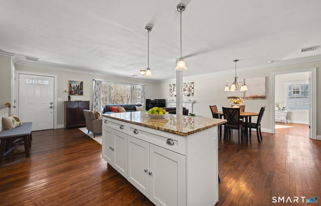 73 Somerset Road, Glastonbury, CT 06033