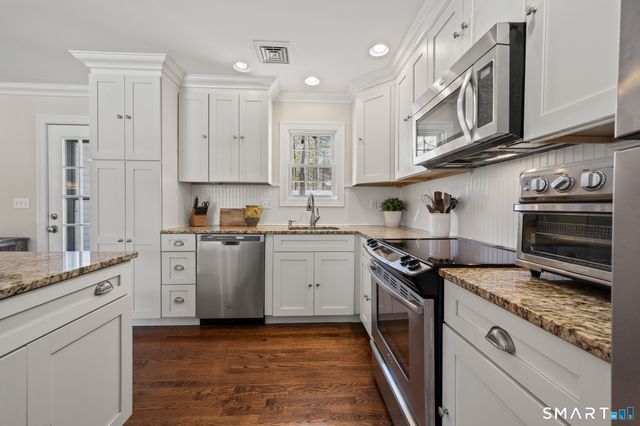 73 Somerset Road, Glastonbury, CT 06033