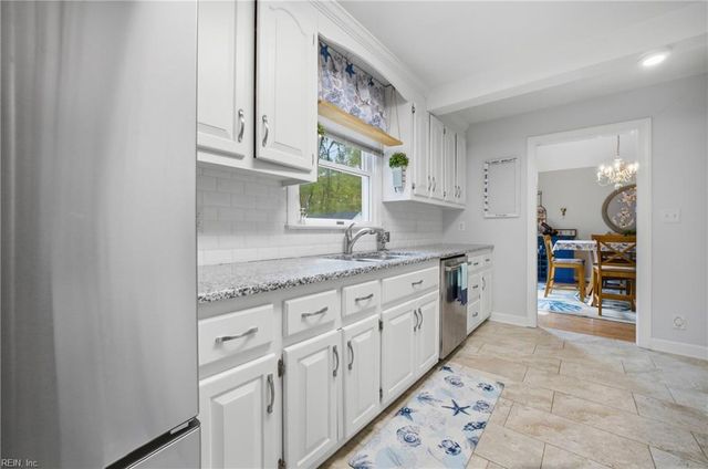 3119 Henry Hogge LN, Hayes, VA 23072