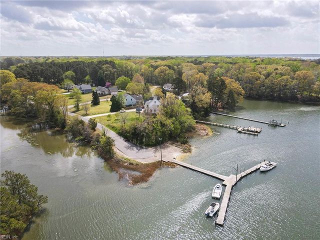 3119 Henry Hogge LN, Hayes, VA 23072