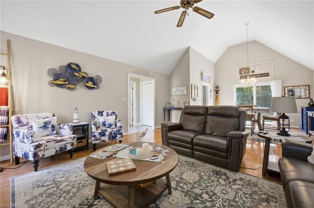 3119 Henry Hogge LN, Hayes, VA 23072