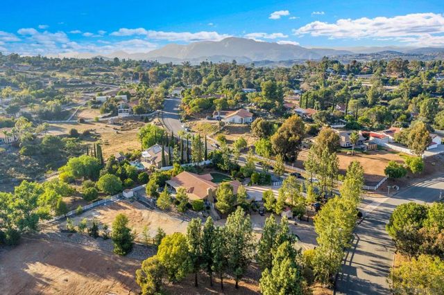 2598 Camino De Los Aves, Alpine, CA 91901
