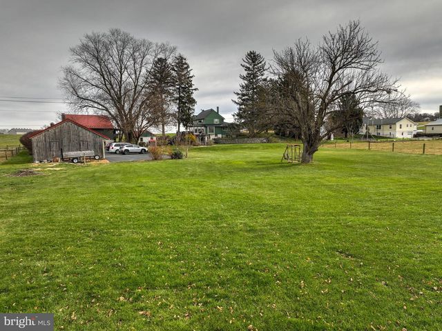 44 FROGTOWN RD, Paradise, PA 17562