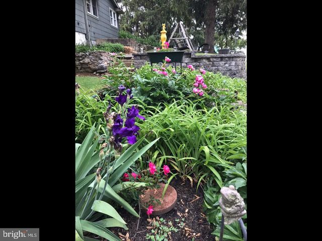 44 FROGTOWN RD, Paradise, PA 17562