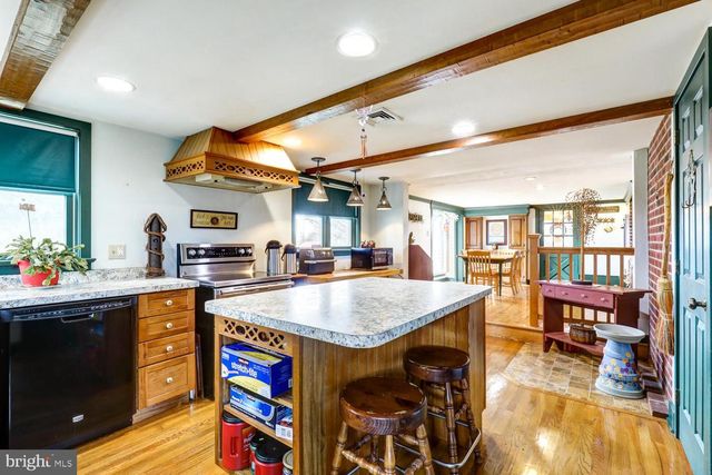 44 FROGTOWN RD, Paradise, PA 17562