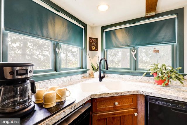44 FROGTOWN RD, Paradise, PA 17562