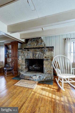 44 FROGTOWN RD, Paradise, PA 17562