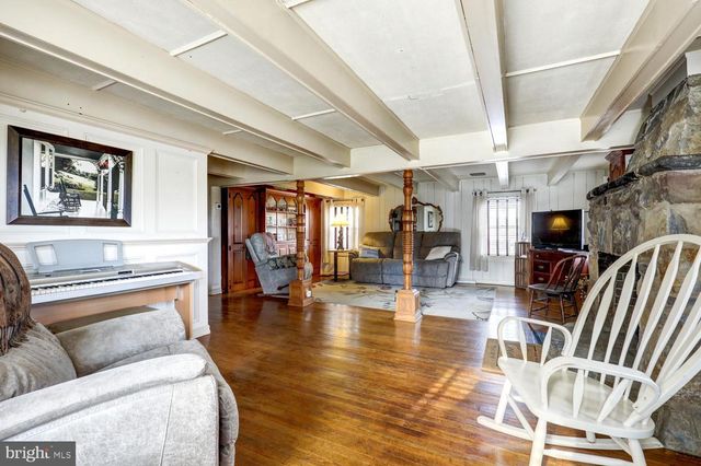44 FROGTOWN RD, Paradise, PA 17562