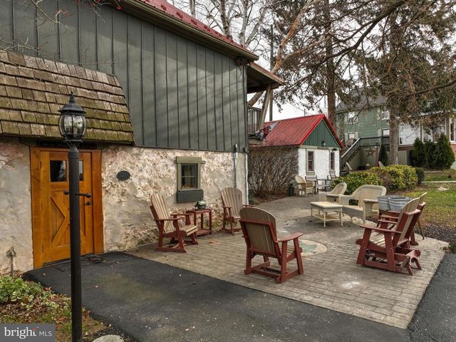 44 FROGTOWN RD, Paradise, PA 17562
