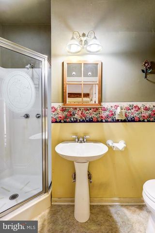 44 FROGTOWN RD, Paradise, PA 17562