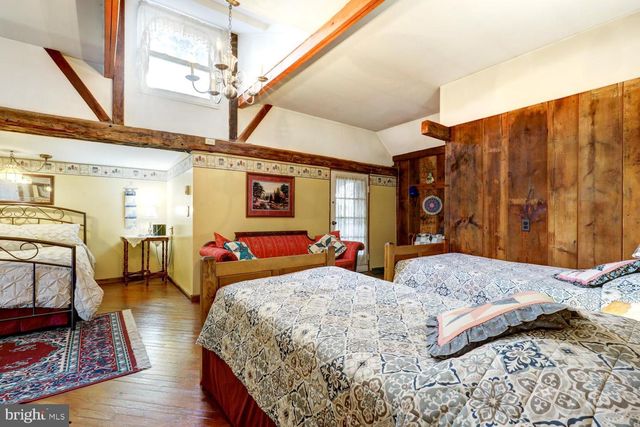 44 FROGTOWN RD, Paradise, PA 17562