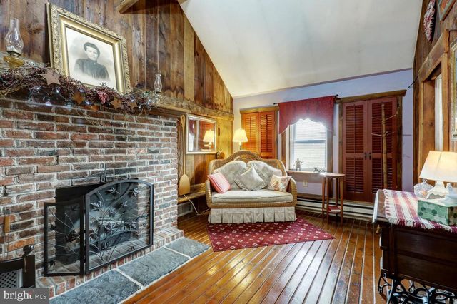 44 FROGTOWN RD, Paradise, PA 17562