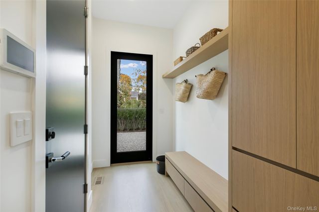 158 Cobb Road, Water Mill, NY 11976