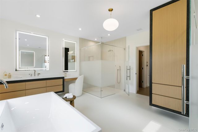 158 Cobb Road, Water Mill, NY 11976