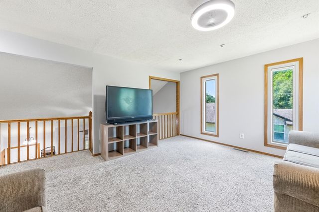 714 E Lisa Ln, Mulvane, KS 67110