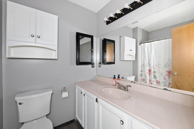 714 E Lisa Ln, Mulvane, KS 67110