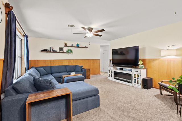 111 W Tennie Street, Gainesville, TX 76240
