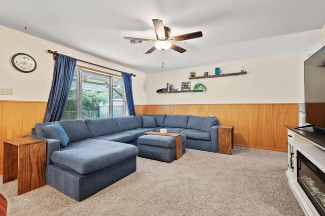 111 W Tennie Street, Gainesville, TX 76240