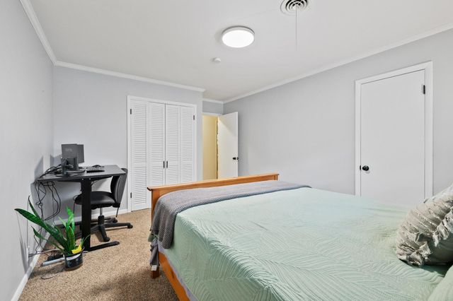 111 W Tennie Street, Gainesville, TX 76240