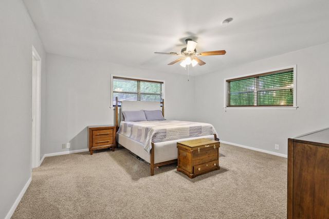 111 W Tennie Street, Gainesville, TX 76240