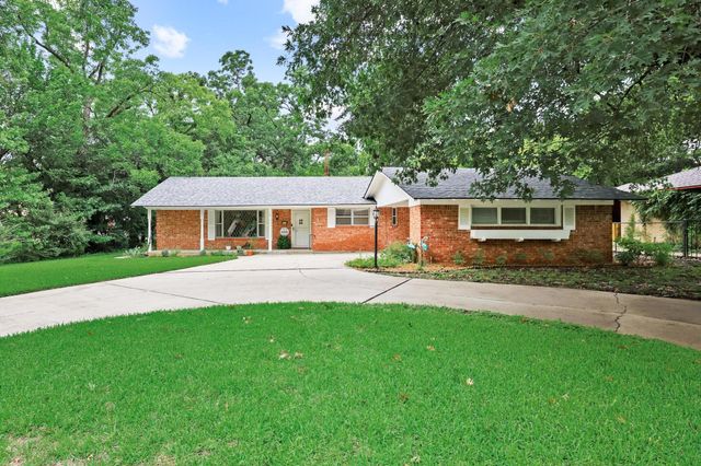 111 W Tennie Street, Gainesville, TX 76240