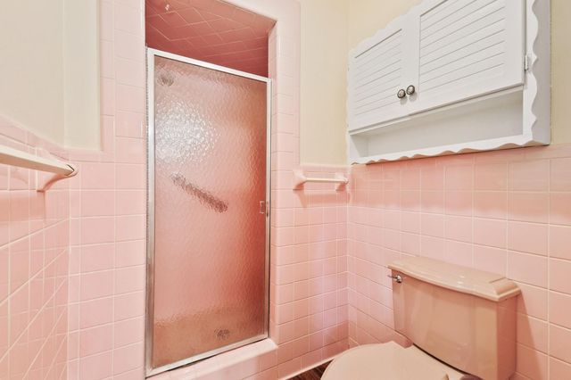 111 W Tennie Street, Gainesville, TX 76240