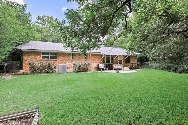 111 W Tennie Street, Gainesville, TX 76240