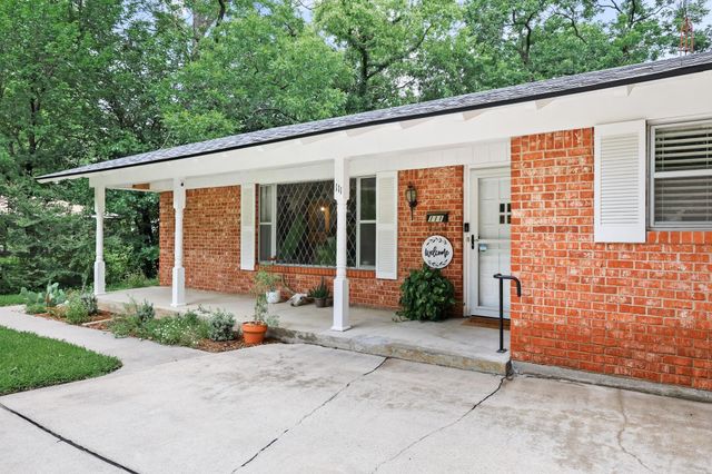 111 W Tennie Street, Gainesville, TX 76240