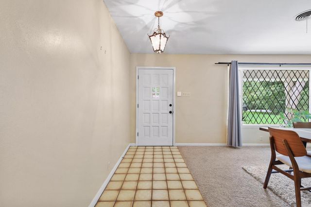 111 W Tennie Street, Gainesville, TX 76240