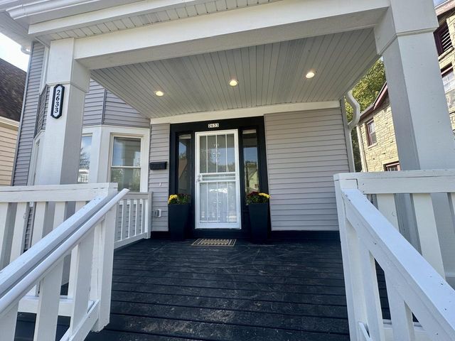 2633 N Hubbard St STREET #2633, Milwaukee, WI 53212