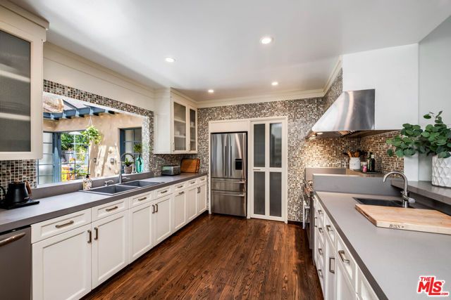 12031 Valleyheart Drive, Studio City (los Angeles), CA 91604