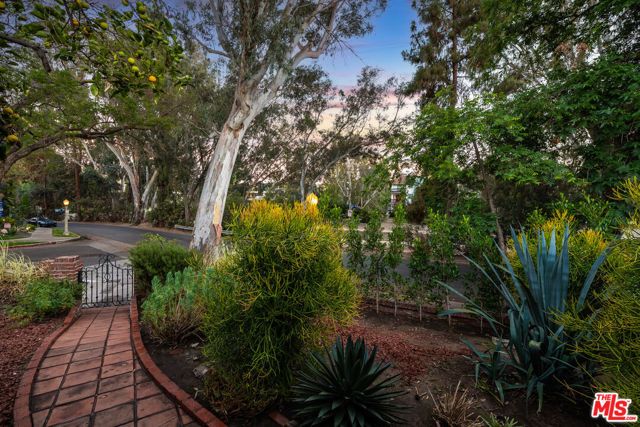 12031 Valleyheart Drive, Studio City (los Angeles), CA 91604